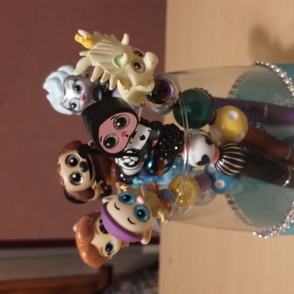 Doorable pen